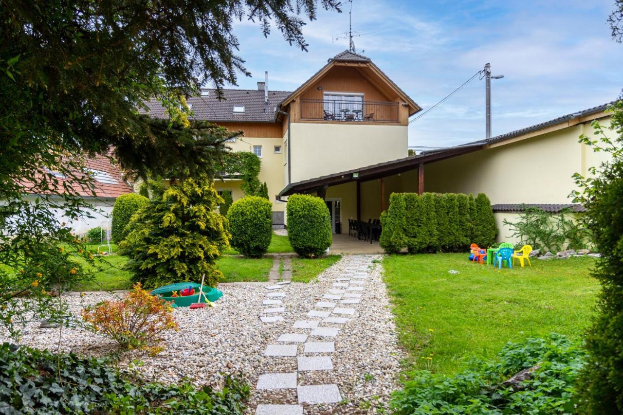 Apartmanovy Dum Vilemovice Bagian luar foto